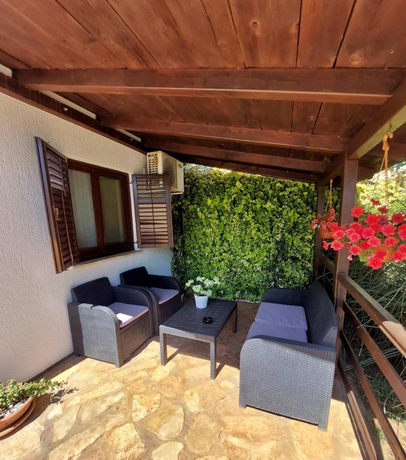 The Big Smile Apartments Pula Exterior photo