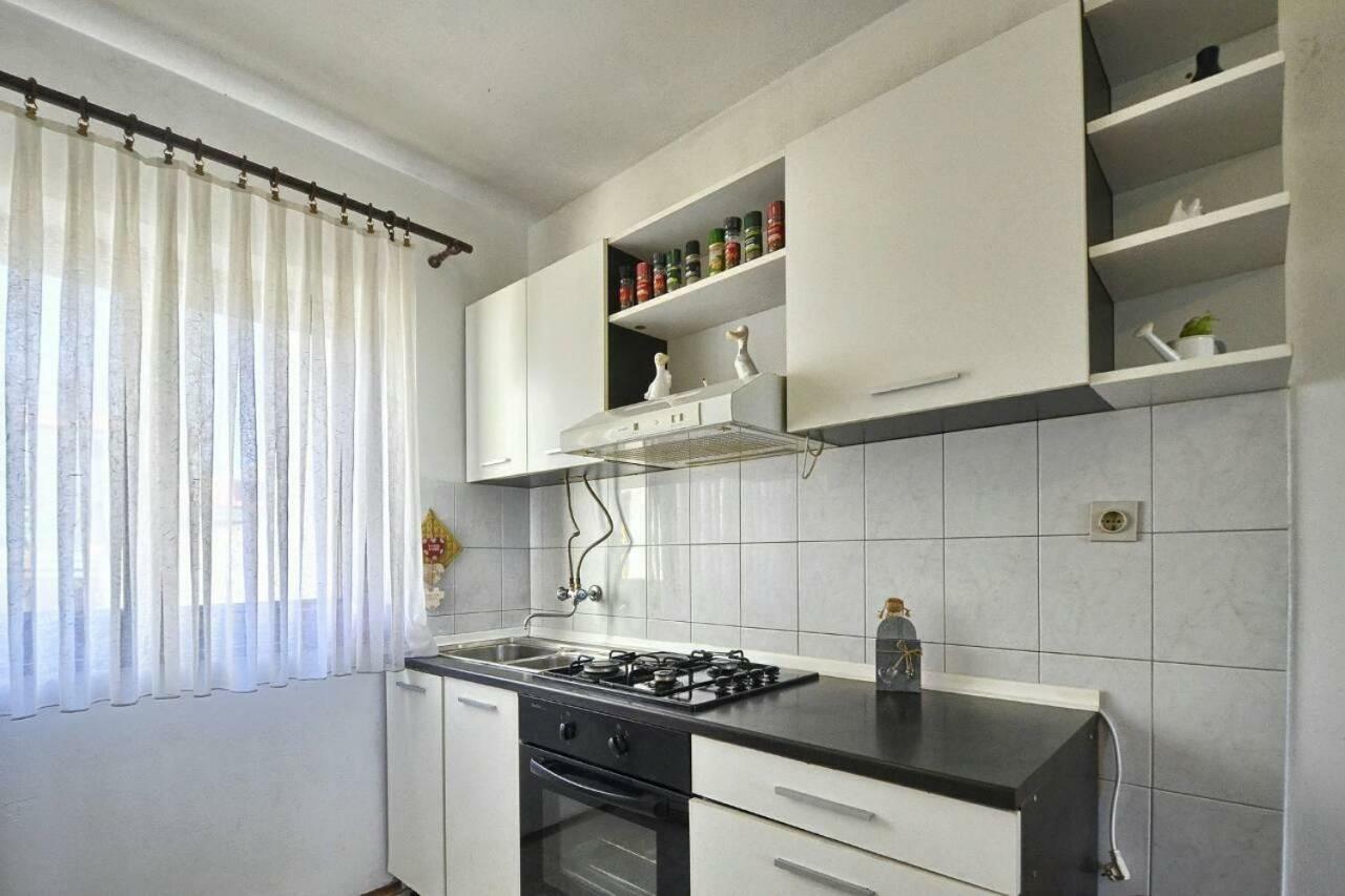 The Big Smile Apartments Pula Exterior photo